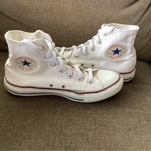 Converse high top  women’s size 8